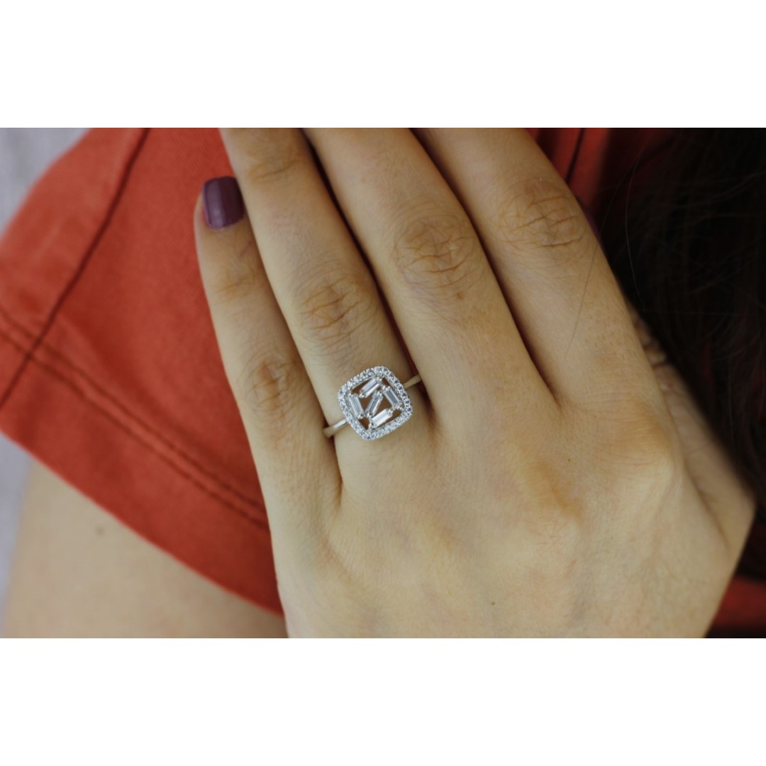 Dağınık Dizayn Beyaz Baget Yüzük YZ01417