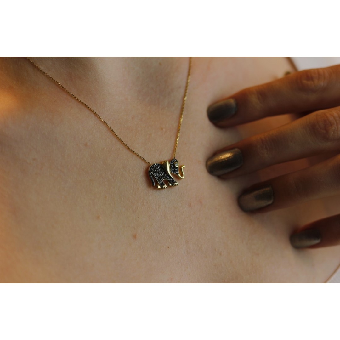 Siyah Taşlı Fil Figürlü Kolye ZN01694