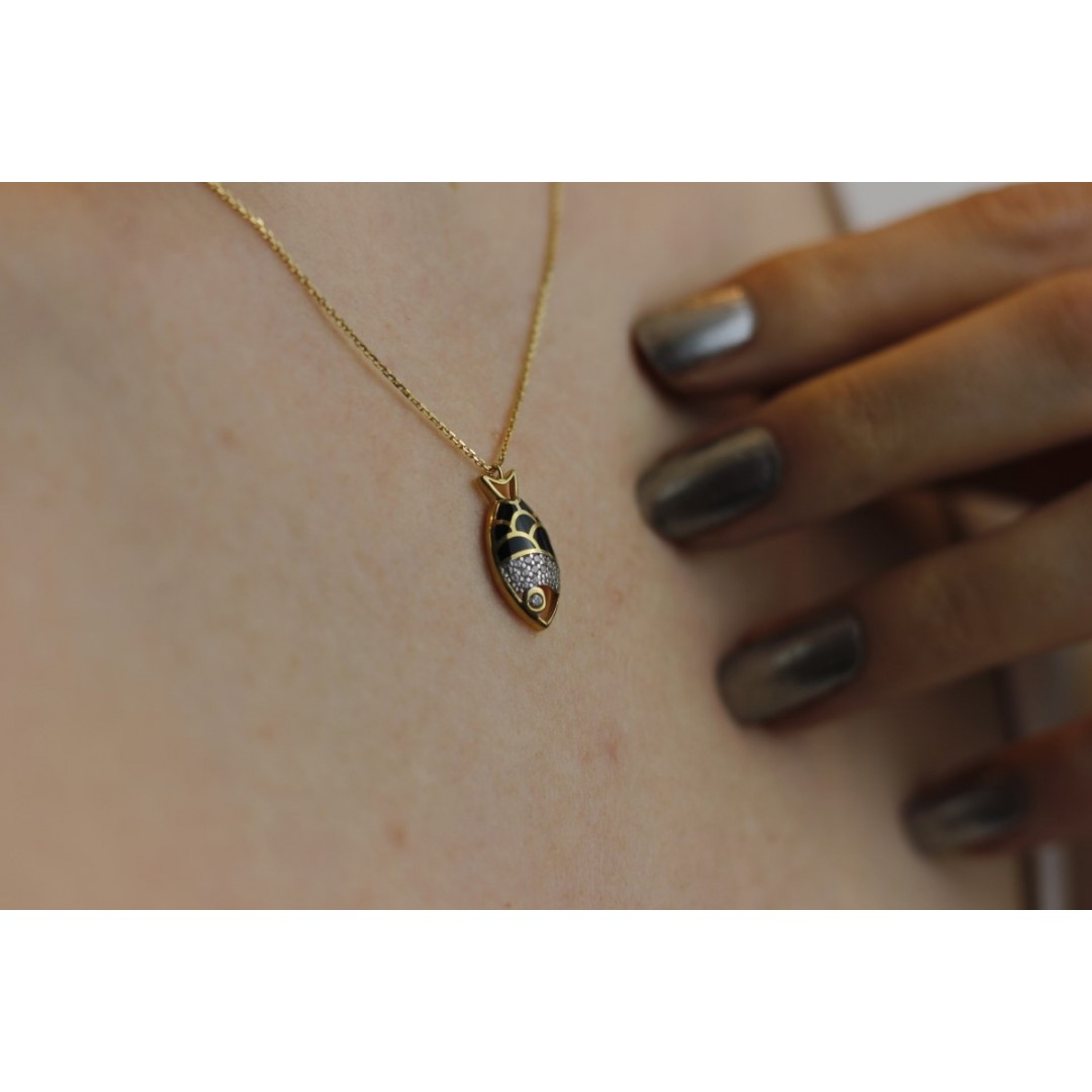 Siyah Renkli Balık Figürlü Kolye ZN02058